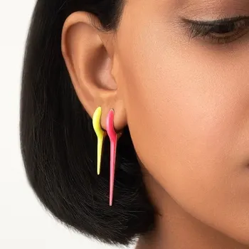 Spalvinga mados juvelyrikos ilgai smaigalys spalvinga Neon emalio Huggie hoopas auskarai moterims