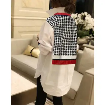 Užsienio stiliaus dizaino prasme megzti sujungimas marškinėliai moteriški balti vidutinio ilgio viršų mados 2021 m. pavasarį naujas