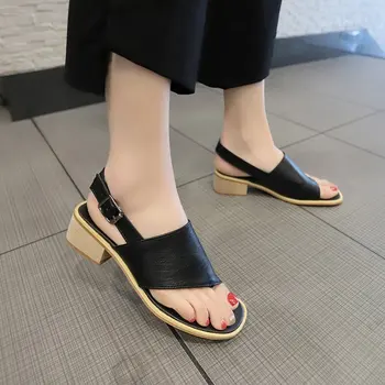 Vasaros storas kulnas sandalai moterų įrašą kojų sagtis mados moterų sandalai vientisos spalvos universalus moterų sandalai